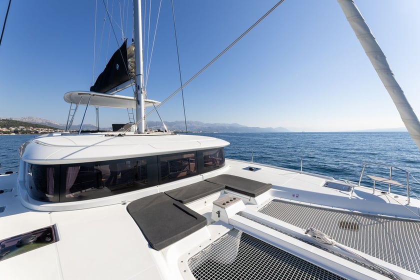 Rogoznica Catamaran Cabine 6  Couchettes 12  Invités 12  13.99 m Numéro de l'annonce: #23290 4