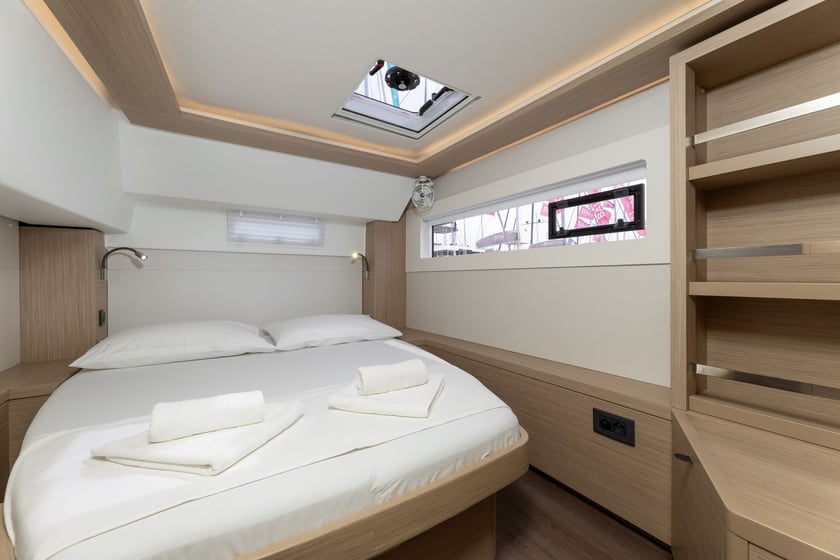 Spalato Catamarano cabina 6  cuccette 12  12  ospiti 13.99 m Numero dell'inserzione: #23290 4