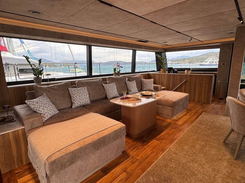 Lefkada Catamaran Cabine 6  Couchettes 8  Invités 8  19.81 m Numéro de l'annonce: #23302 2