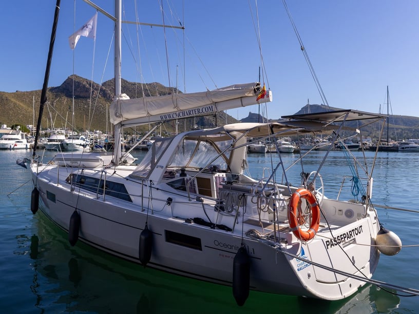 Port de Pollença Zeilboot Cabine 3  8  slaapplaatsen 8  gasten 12.43 m Lijstnummer: #23312