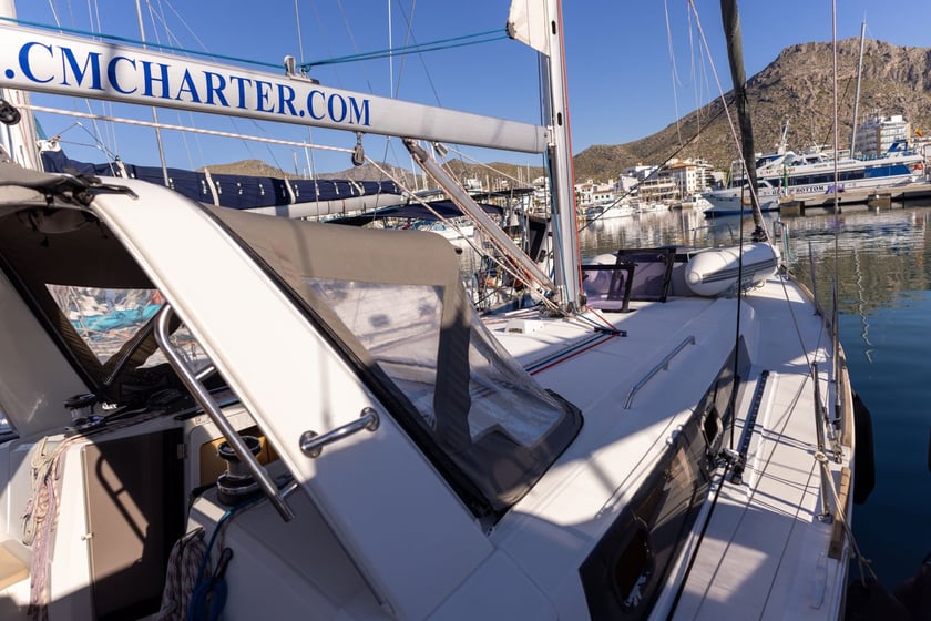 Port de Pollença Zeilboot Cabine 3  8  slaapplaatsen 8  gasten 11.55 m Lijstnummer: #23313 3