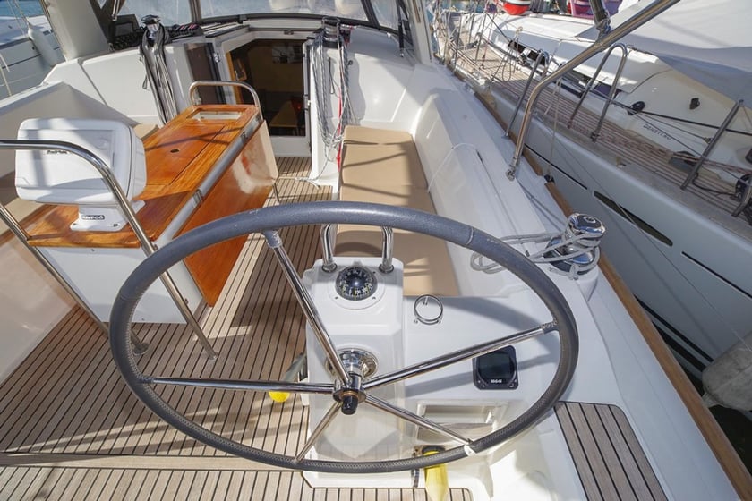 Port de Pollença Sailboat 3 cabin 8 berths 8 guests 11.55 m Listing Number: #23313 3