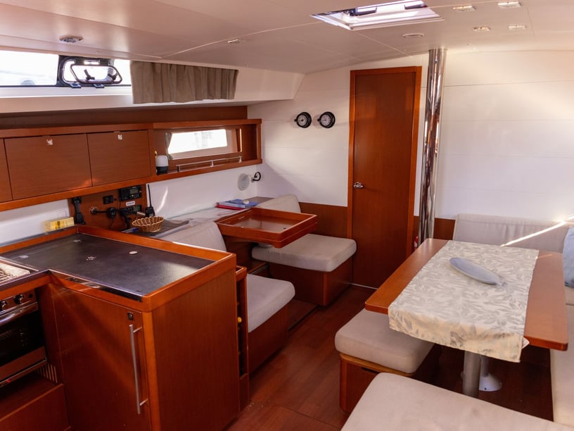 Port de Pollença Segelboot 3 Kabine 8 Liegeplätze 8 Gäste 13.85 m Nummer des Inserats: #23314 2