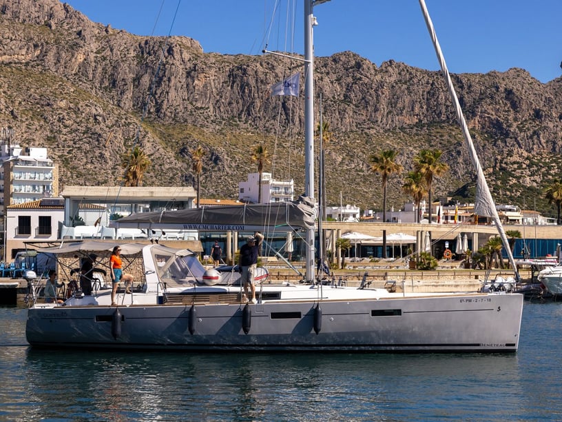 Port de Pollença Segelboot 3 Kabine 8 Liegeplätze 8 Gäste 13.85 m Nummer des Inserats: #23314