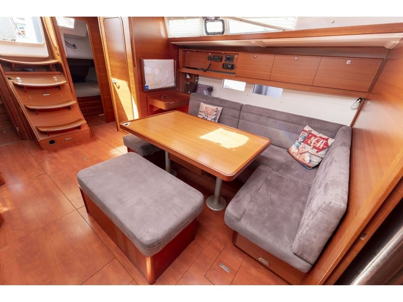 Port de Pollença Sailboat 4 cabin 10 berths 10 guests 14.15 m Listing Number: #23315 2