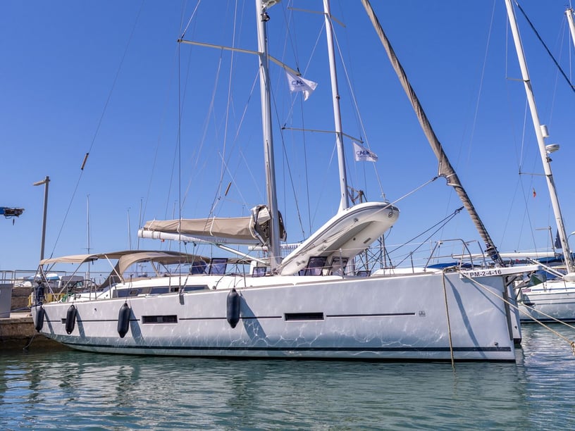 Port de Pollença Voilier Cabine 4  Couchettes 10  Invités 10  14.15 m Numéro de l'annonce: #23318