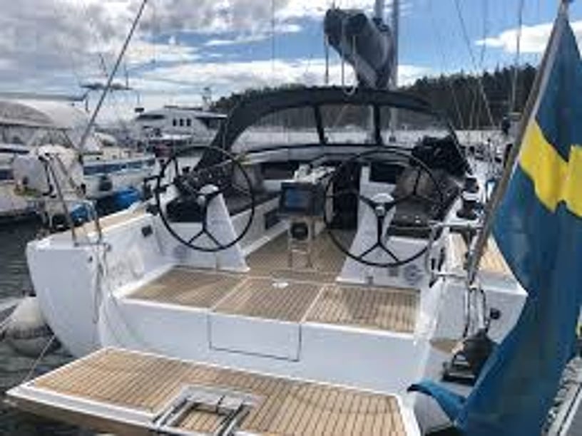 Stockholm - Saltsjöbaden Zeilboot Cabine 3  7  slaapplaatsen 7  gasten 11.4 m Lijstnummer: #23346