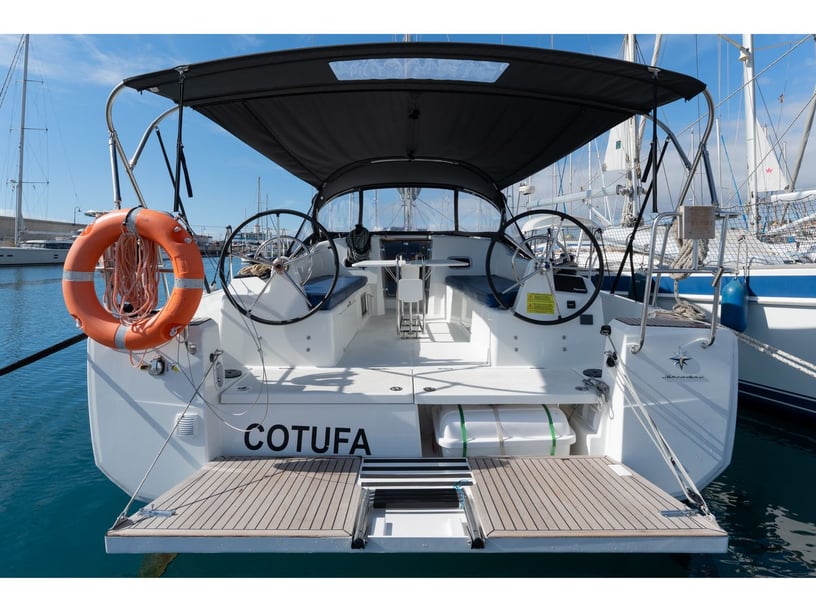 San Miguel de Abona Sailboat 3 cabin 6 berths 6 guests 11.75 m Listing Number: #23351 2