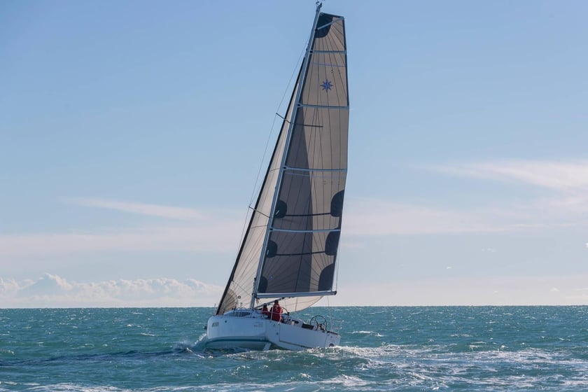San Miguel de Abona Sailboat 3 cabin 6 berths 6 guests 11.75 m Listing Number: #23351 5