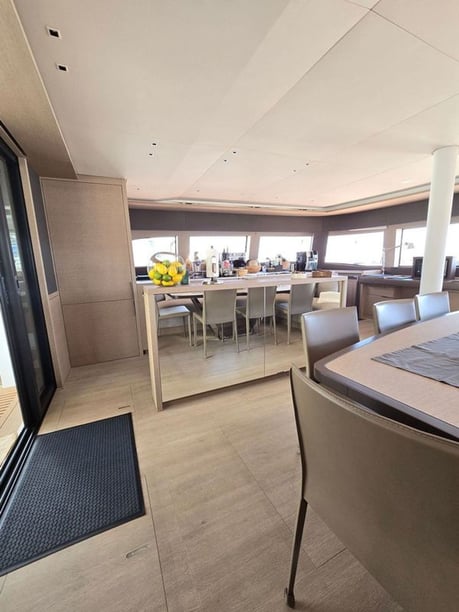 Palma de Majorque Catamaran Cabine 4  Couchettes 8  Invités 12  20.55 m Numéro de l'annonce: #23364 5