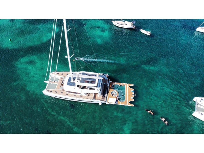 Palma de Majorque Catamaran Cabine 4  Couchettes 8  Invités 12  20.55 m Numéro de l'annonce: #23364