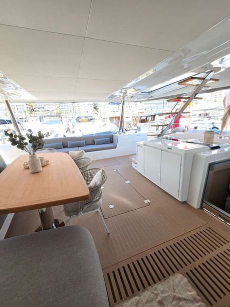 Palma de Majorque Catamaran Cabine 4  Couchettes 8  Invités 12  20.55 m Numéro de l'annonce: #23364 3