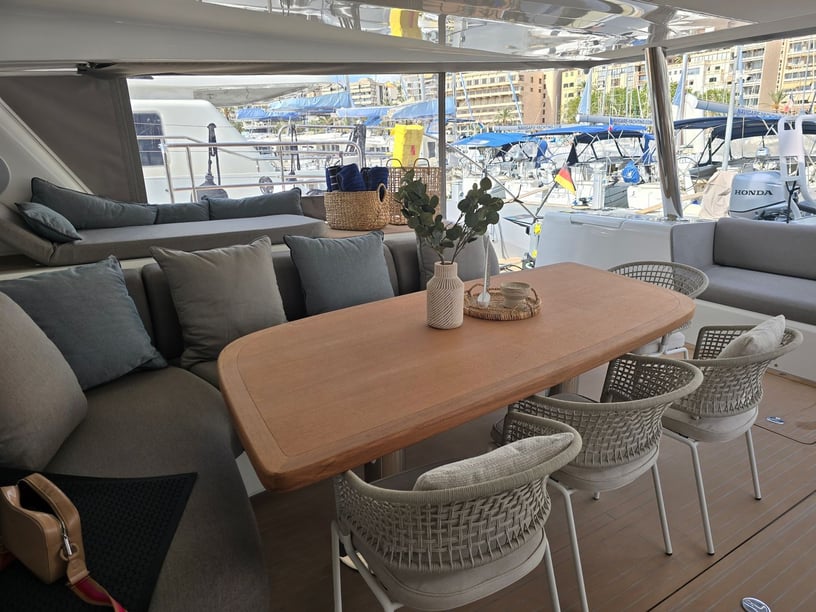 Palma de Majorque Catamaran Cabine 4  Couchettes 8  Invités 12  20.55 m Numéro de l'annonce: #23364 2