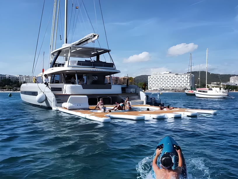 Palma de Mallorca Catamarán Cabina 5  8  literas 8  invitados 20.55 m Número de anuncio: #23364 3