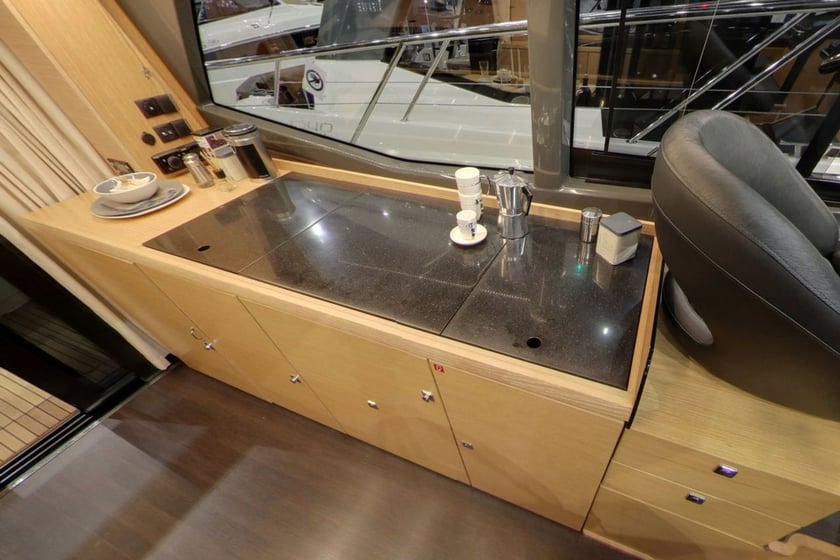 Çeşme Yate a motor Cabina 2  4  literas 4  invitados 12.91 m Número de anuncio: #23378 5