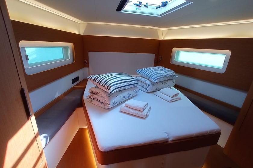 Primošten Velero Cabina 4  7  literas 8  invitados 17.12 m Número de anuncio: #23419 3
