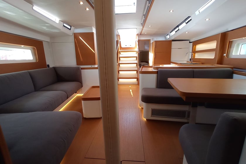 Primošten Velero Cabina 4  7  literas 8  invitados 17.12 m Número de anuncio: #23419 4