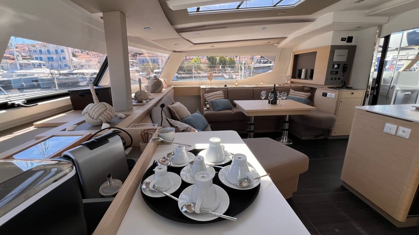 Nydri Catamarán Cabina 7  12  literas 12  invitados 15.85 m Número de anuncio: #23428 4