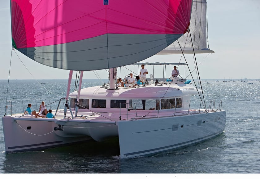 Antigua Catamaran 6 cabin 12 berths 12 guests 18.9 m Listing Number: #23440 4