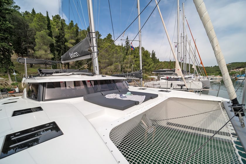 Skradin Catamaran 6 cabin 11 berths 12 guests 13.98 m Listing Number: #23441 3