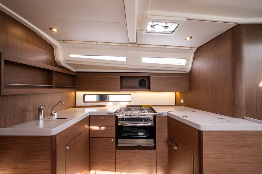 In der Nähe von Peramos — Attika Segelboot 3 Kabine 8 Liegeplätze 8 Gäste 12.01 m Nummer des Inserats: #23453 3