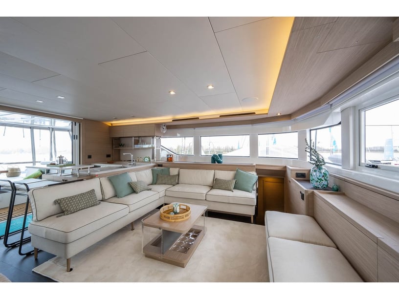 Gesplitst Catamaran 6 cabin 8 berths 8 guests 19.77 m Listing Number: #23498 3