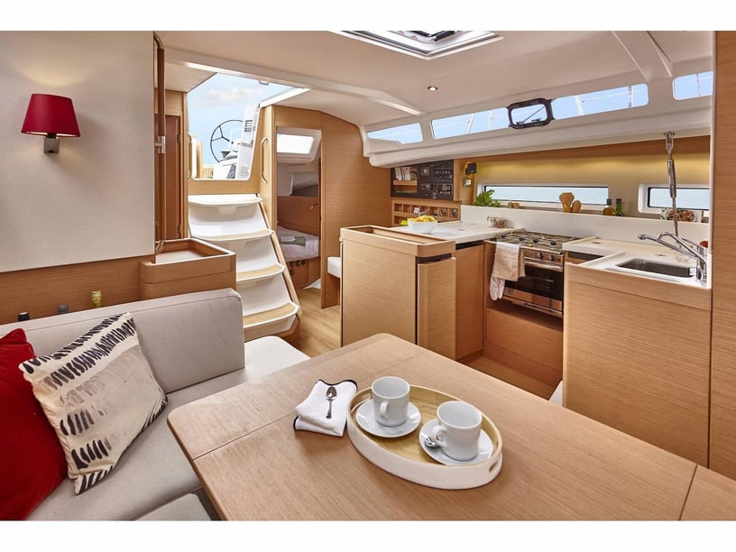 Nea Peramos - Attica Zeilboot Cabine 4  10  slaapplaatsen 10  gasten 13.39 m Lijstnummer: #23503 2