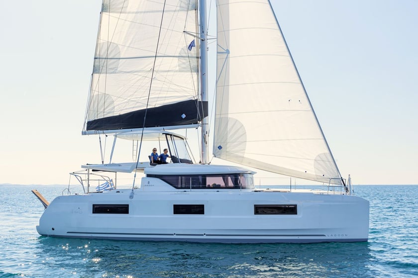 Athens Catamaran 4 cabin 10 berths 10 guests 13.99 m Listing Number: #23508 4