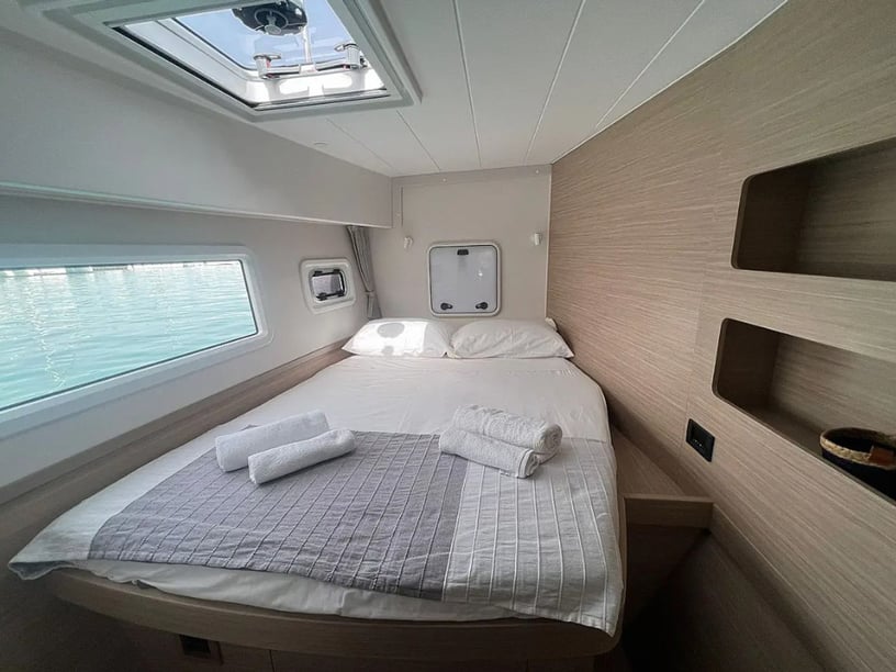 Capo d'Orlando Katamaran 4 Kabine 10 Liegeplätze 10 Gäste 12.8 m Nummer des Inserats: #23510 3