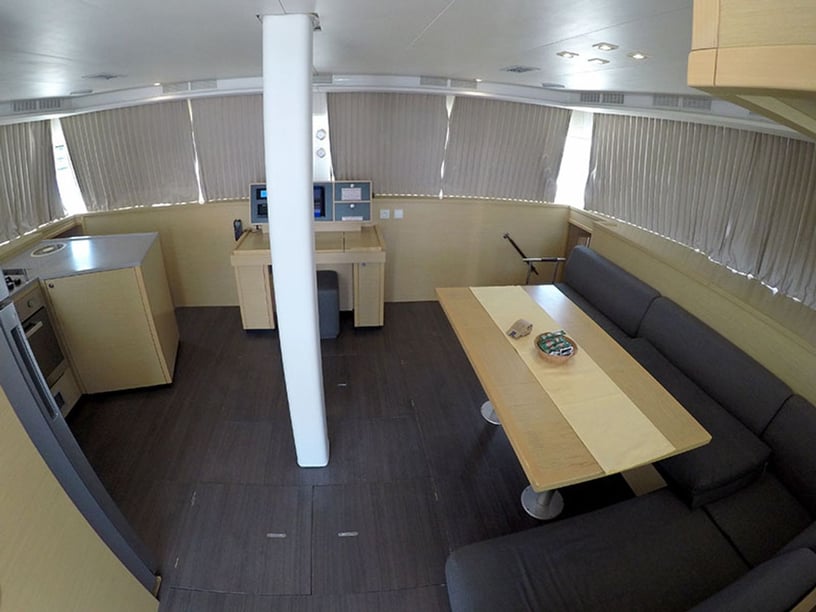 Sibenik Catamaran Cabine 8  Couchettes 14  Invités 14  15.84 m Numéro de l'annonce: #23515 2