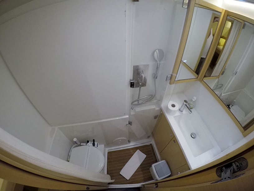 Sibenik Catamaran Cabine 8  Couchettes 14  Invités 14  15.84 m Numéro de l'annonce: #23515 3