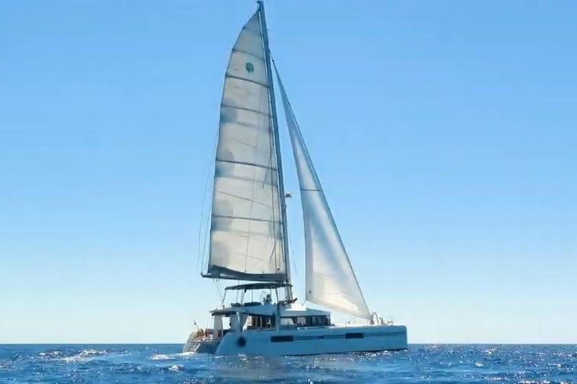 Palma de Mallorca Catamarán Cabina 6  10  literas 12  invitados 15.85 m Número de anuncio: #23552 4