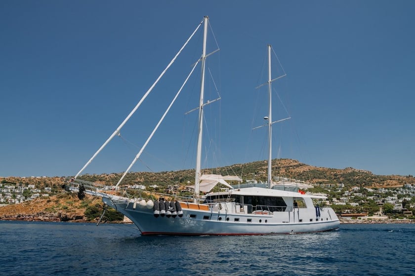 Bodrum Gulet 5 cabin 12 berths 12 guests 35 m Listing Number: #23556