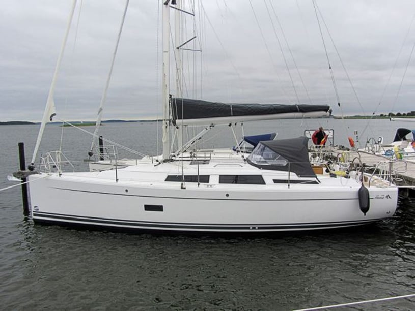 Göteborg Sailboat 3 cabin 8 berths 8 guests 10.4 m Listing Number: #23559