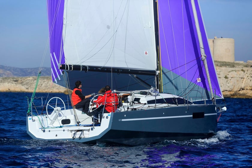 La Rochelle Segelboot 2 Kabine 4 Liegeplätze 6 Gäste 9.7 m Nummer des Inserats: #23561