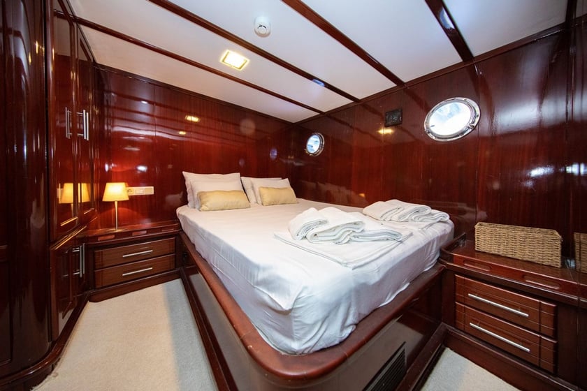 Split Gulet 6 cabin 14 berths 14 guests 29 m Listing Number: #23569 5