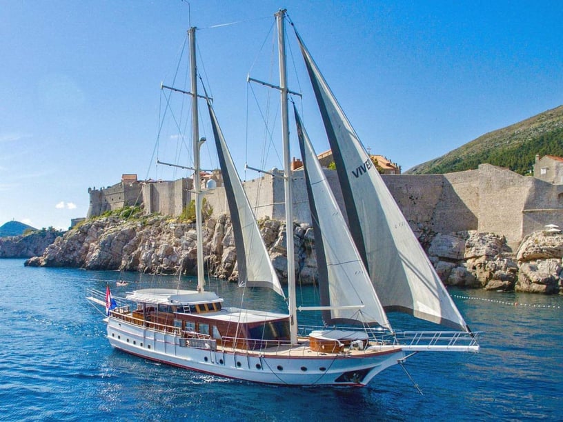 Split Gulet 6 cabin 14 berths 14 guests 29 m Listing Number: #23569