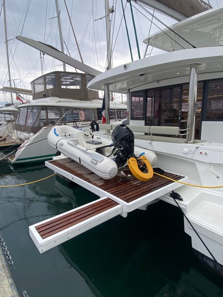 Antibes Catamarán Cabina 5  10  literas 10  invitados 16.8 m Número de anuncio: #23570 4