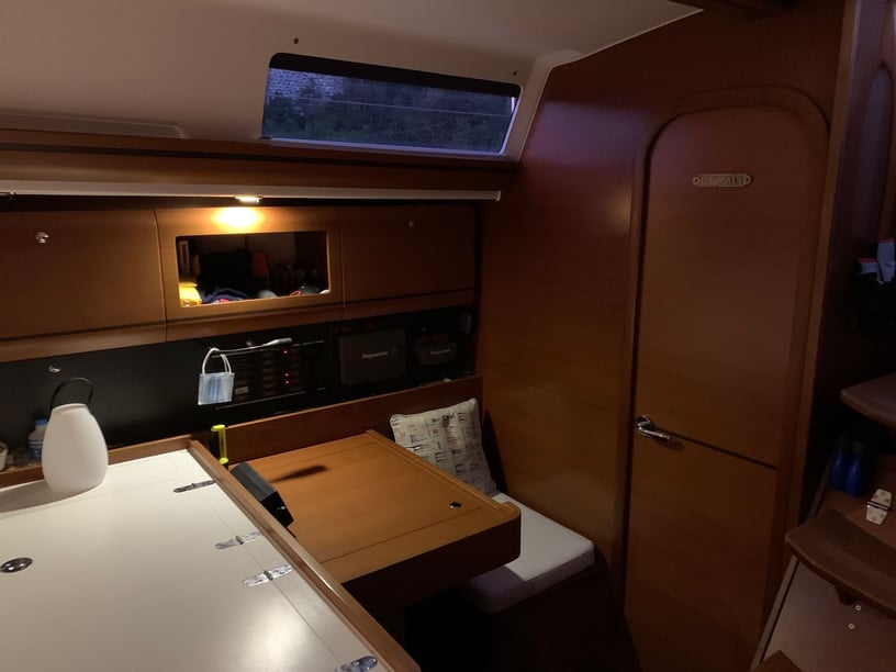 Angra do Heroismo Sailboat 3 cabin 5 berths 5 guests 12.17 m Listing Number: #23576 4