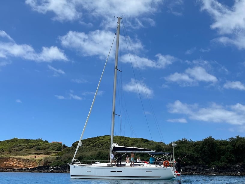 Angra do Heroismo Sailboat 3 cabin 5 berths 5 guests 12.17 m Listing Number: #23576