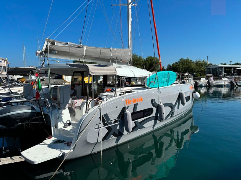 Procida Catamarán Cabina 4  8  literas 8  invitados 12.08 m Número de anuncio: #23593