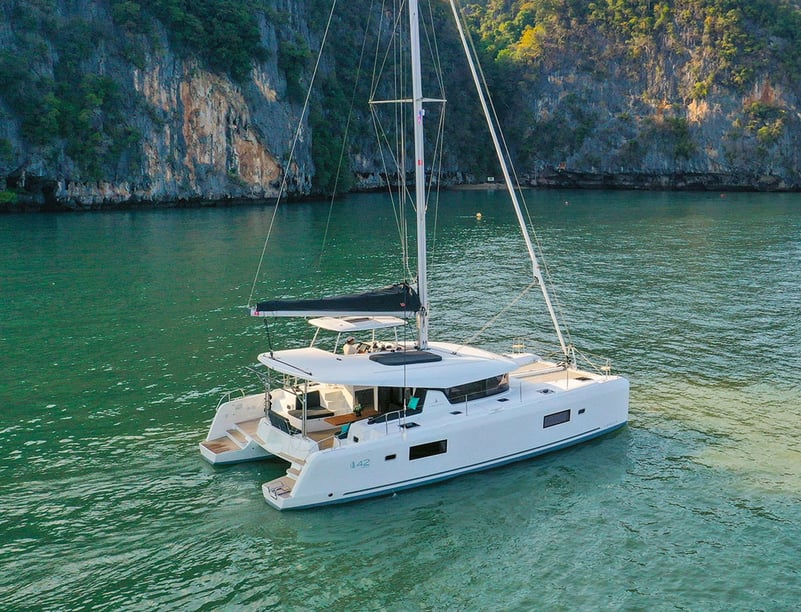 Furnari Catamaran Cabine 4  11  slaapplaatsen 11  gasten 13.22 m Lijstnummer: #23594 5