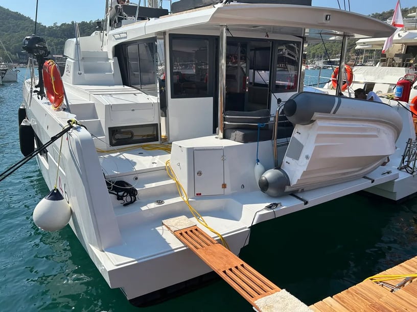 Fethiye Catamaran Cabine 5  Couchettes 9  Invités 9  14.28 m Numéro de l'annonce: #23597