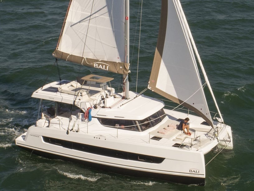 Saint-Mandrier-sur-Mer Catamaran 4 cabin 10 berths 10 guests 11.58 m Listing Number: #23607
