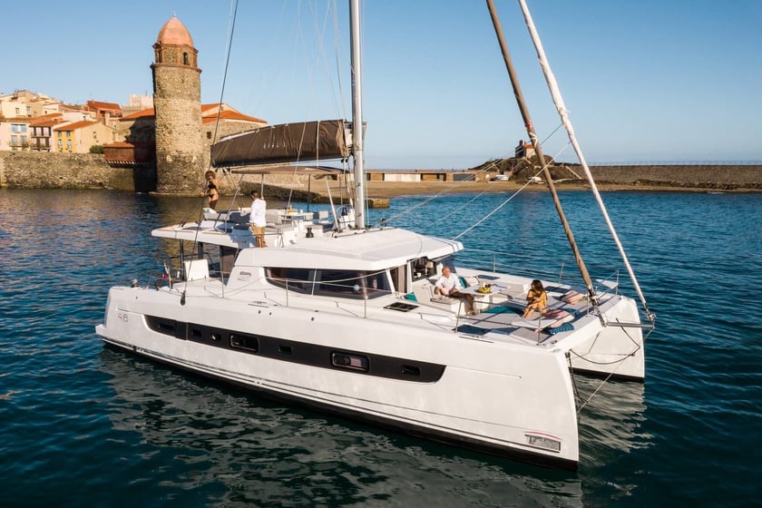 Saint-Mandrier-sur-Mer Catamarano cabina 6  cuccette 11  11  ospiti 14.33 m Numero dell'inserzione: #23608