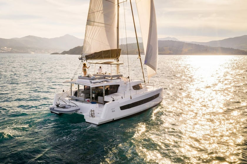 Saint-Mandrier-sur-Mer Catamaran 6 cabin 11 berths 11 guests 14.33 m Listing Number: #23608 5