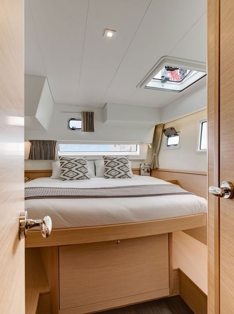 Paros Catamaran 6 cabin 10 berths 10 guests 12.8 m Listing Number: #23628 4