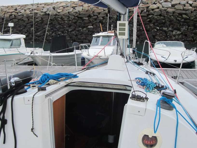 Saint-Quay-Portrieux Sailboat 2 cabin 6 berths 6 guests 8.8 m Listing Number: #23636 3