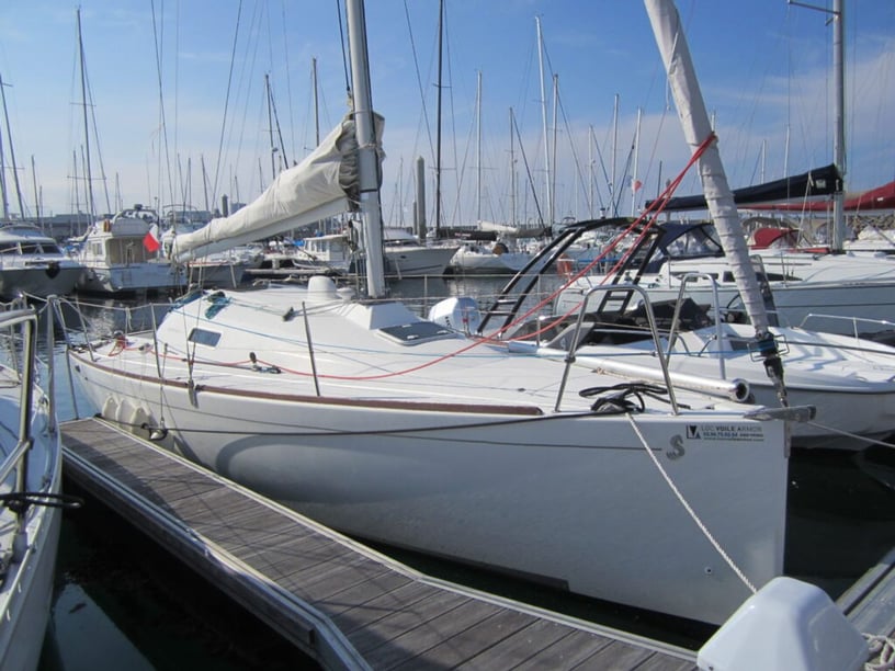 Saint-Quay-Portrieux Sailboat 2 cabin 6 berths 6 guests 8.8 m Listing Number: #23636