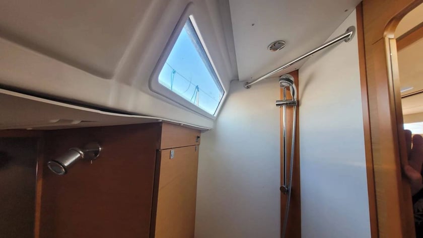 St. Quay-Portrieux Segelboot 3 Kabine 8 Liegeplätze 8 Gäste 11.34 m Nummer des Inserats: #23639 5